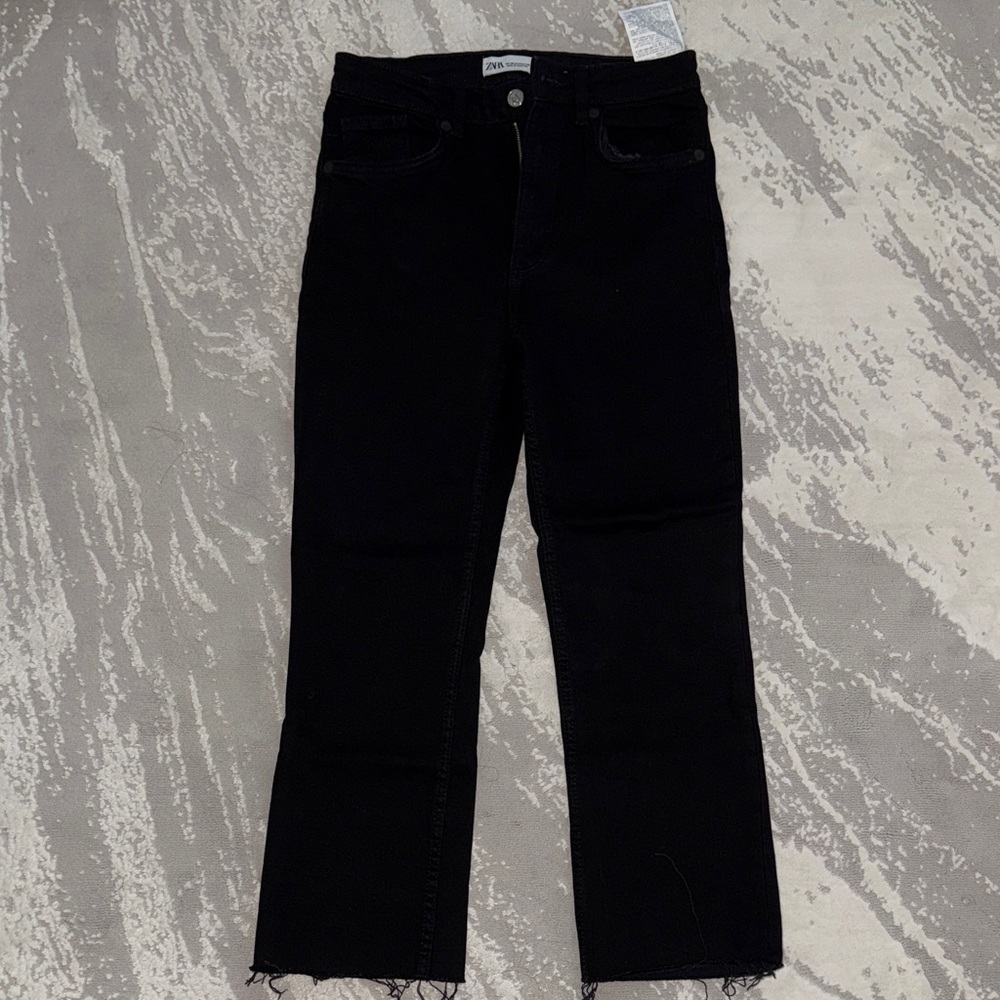 Zara Women's Straight Leg Black Jeans SHORT
